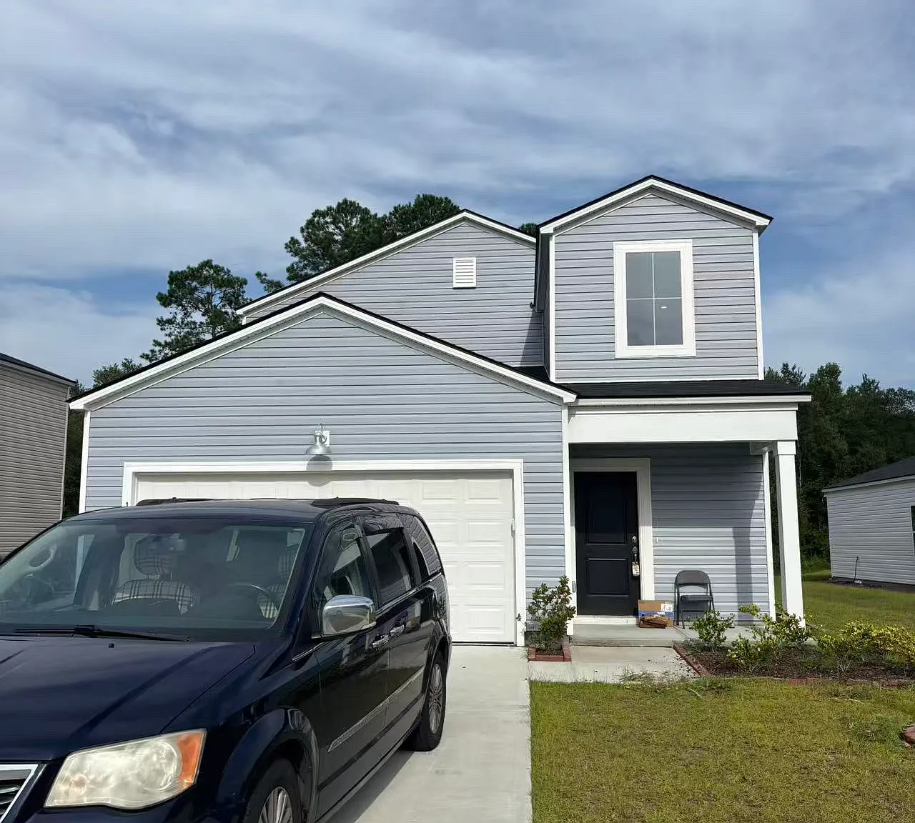 5 bed, 2345 sqft, $2,490 — Photo 2