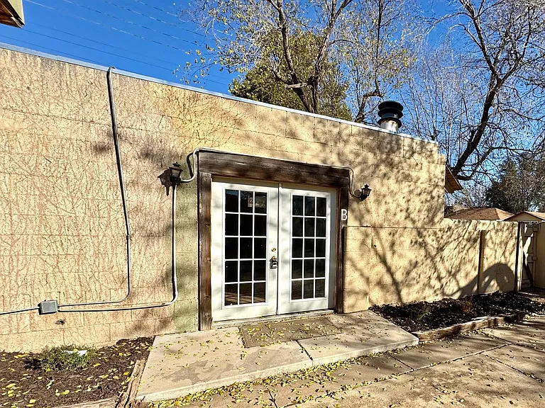 2702 23rd St #B — Photo 1