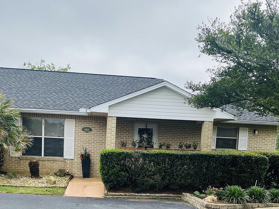 1st image of 9362 Villas Dr