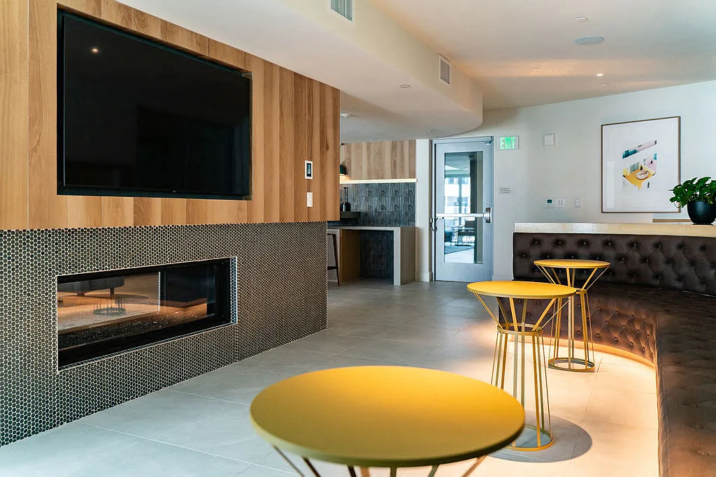 Upper Ivy Residences — Photo 4