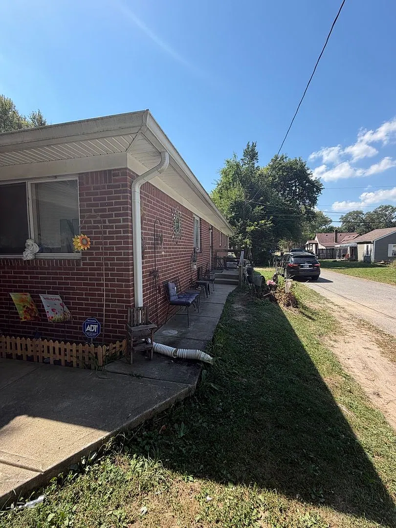 Perry Township 2BR/1BA — Photo 3