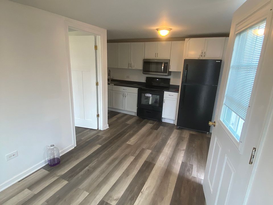 1st image of 18341 Oak Park Ave APT B