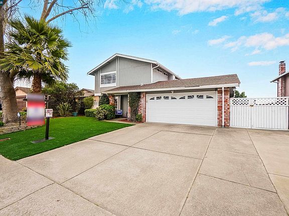 5th image of 922 Coral Dr