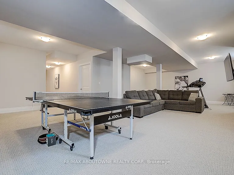 1362 Lynx Gdns — Photo 43