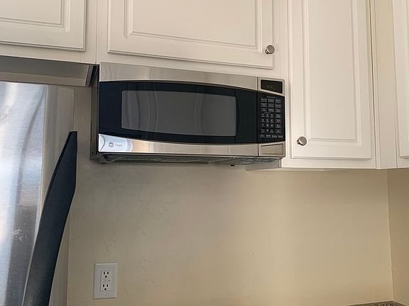 5th image of 3060 Suncrest Dr Unit 11