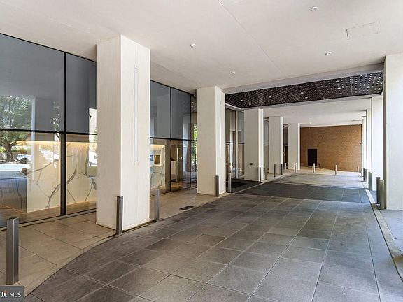 5th image of 4620 N Park Ave #Penthouse E-6