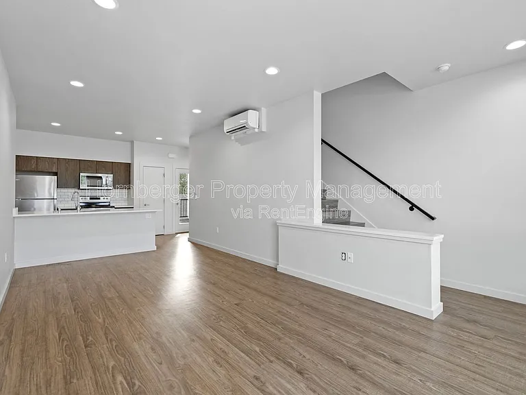1860 N Hamilton St #1 — Photo 9