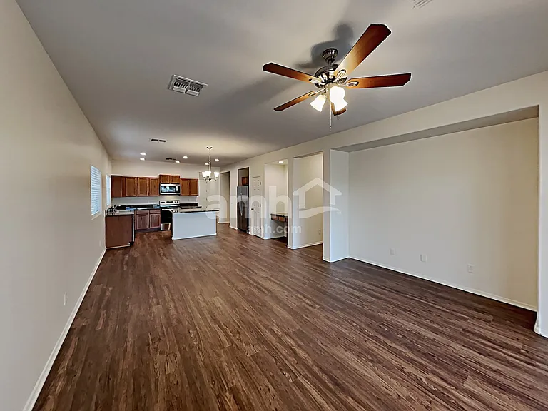1232 W Desert Hollow Dr — Photo 6