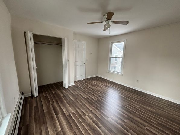61 S Main St APT 2