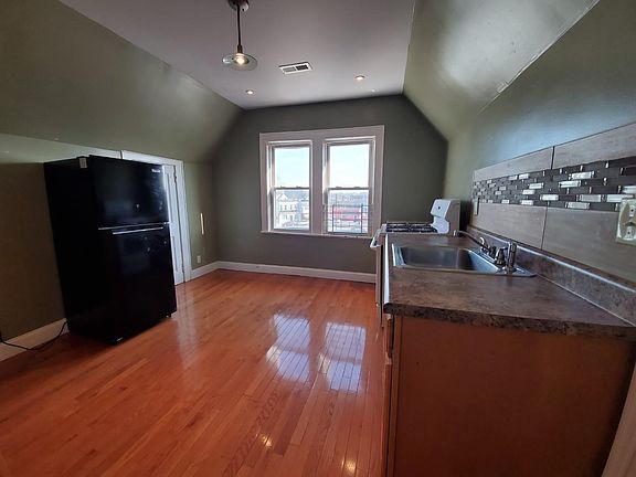 5th image of 322 Ampere Pkwy #3