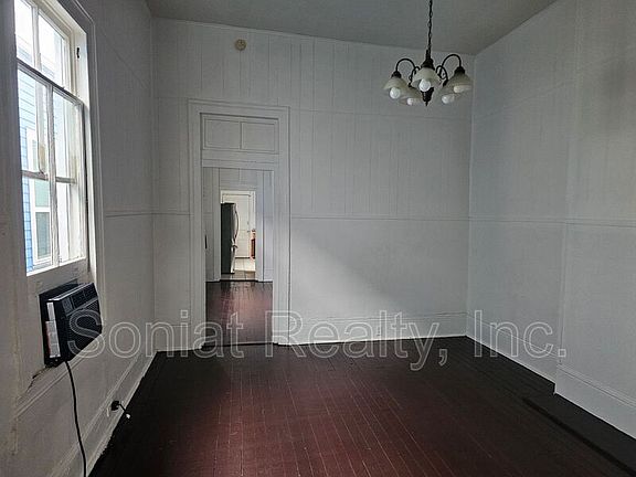 3rd image of 622 S Scott St