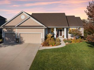 5912 Edgewater Dr, Savage, MN 55378