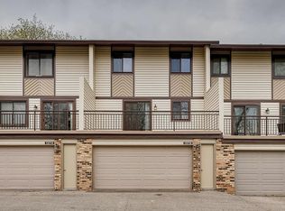 13712 Heather Hills Dr, Burnsville, MN 55337