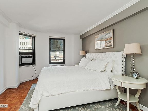 4th image of 135 E 54th St APT 9H