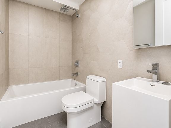 5th image of 28 Starr St APT 2B