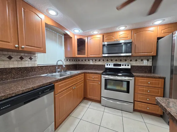 5860 NW 44TH Street #502, Lauderhill, FL 33319