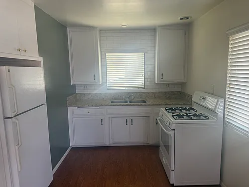 152 N 2nd St #1 Photo 1