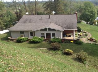 822 Vineyard Rdg, Looneyville, WV 25259