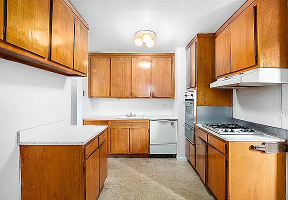 2nd image of 609 Kappock St APT 5K