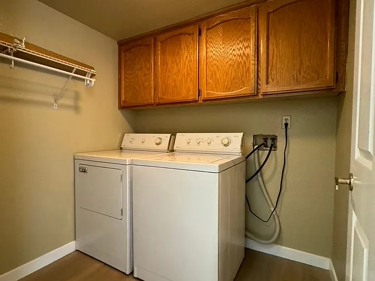 1820 Bayberry Ln — Photo 8