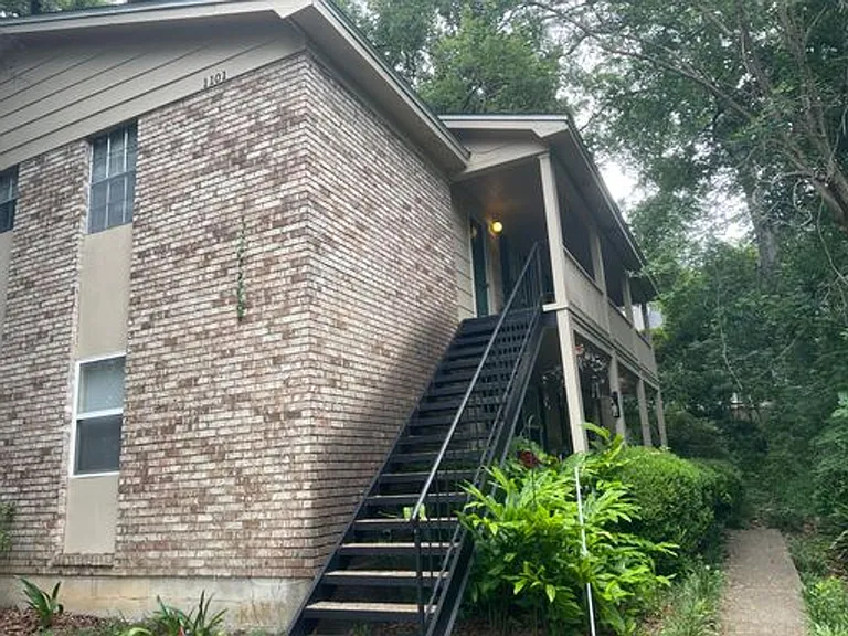 1101 Washington Ct #1 — Photo 3