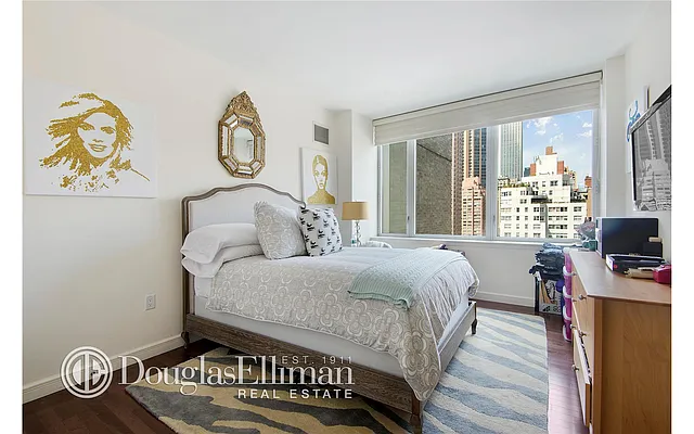 Sold by Douglas Elliman | media 16
