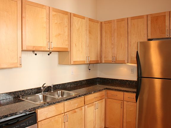 3rd image of 589 Atwells Ave Ste 3B