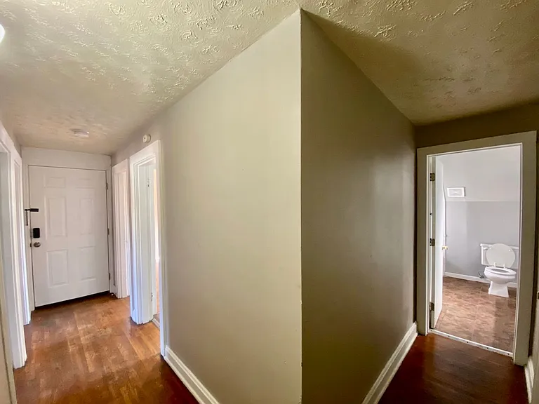 1025 Dana Ave Apts — Photo 18