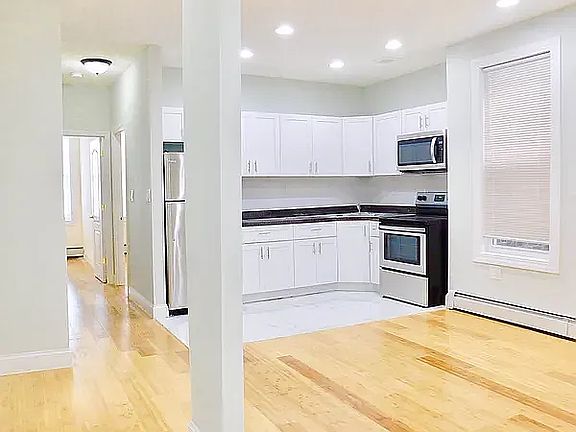 4th image of 642 Coster St Floor 2