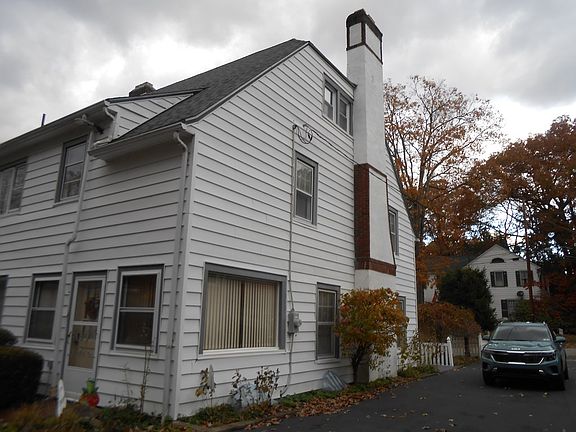 2nd image of 414 Cowell Ave