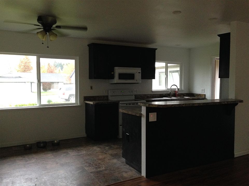 2nd image of 618 Carmen Dr