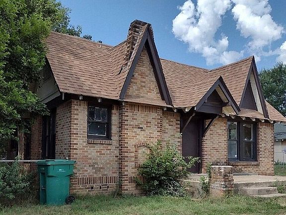 2nd image of 500 Melton St