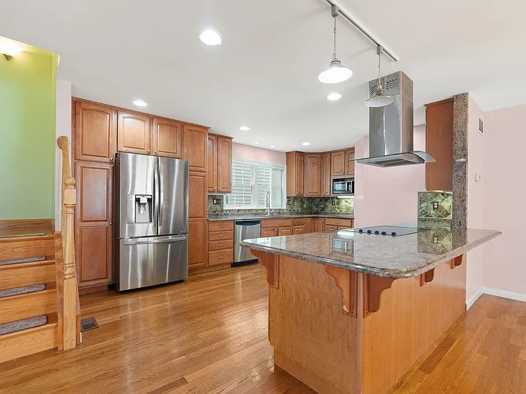 13 Humphrey Ave #1 — Photo 10