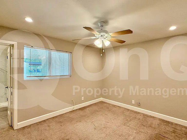 1228 W 5th St #1 — Photo 12