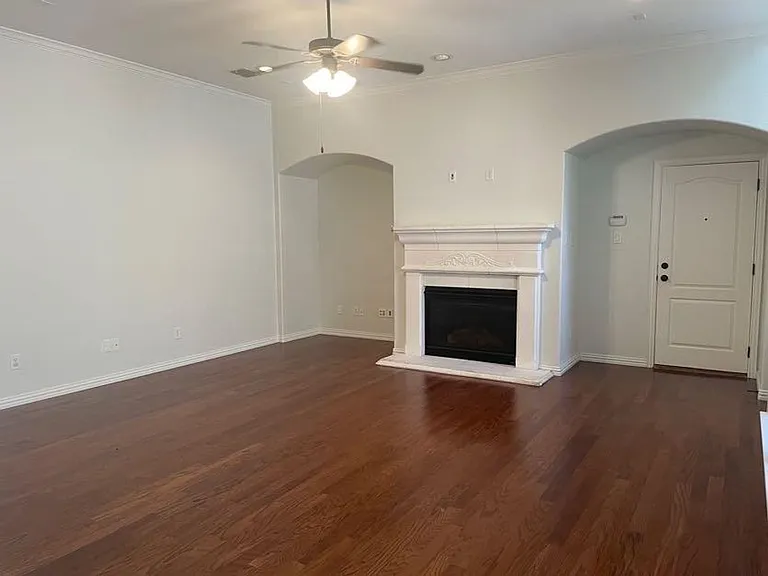 2444 Sunderland Ln — Photo 7
