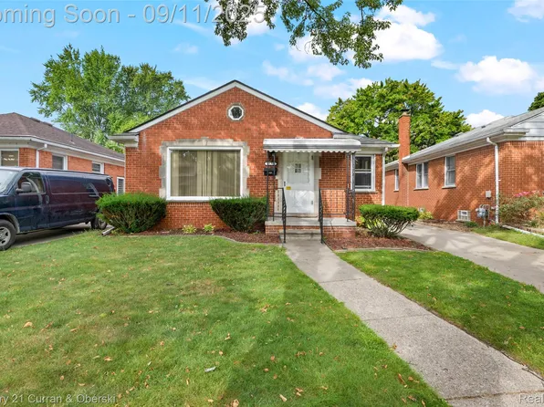 8235 Virgil St, Dearborn Heights, MI 48127