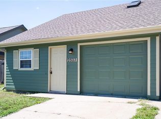 2523 Morningside Dr, Lawrence, KS 66047
