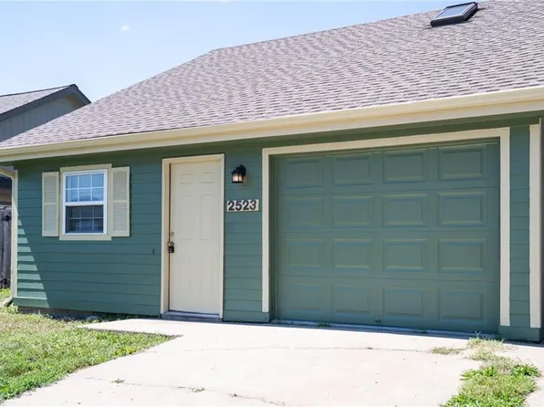 2523 Morningside Dr, Lawrence, KS 66047