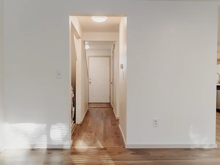3815 Maple Ave — Photo 10
