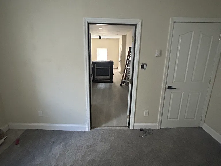 210 W 5th St #1A — Photo 9