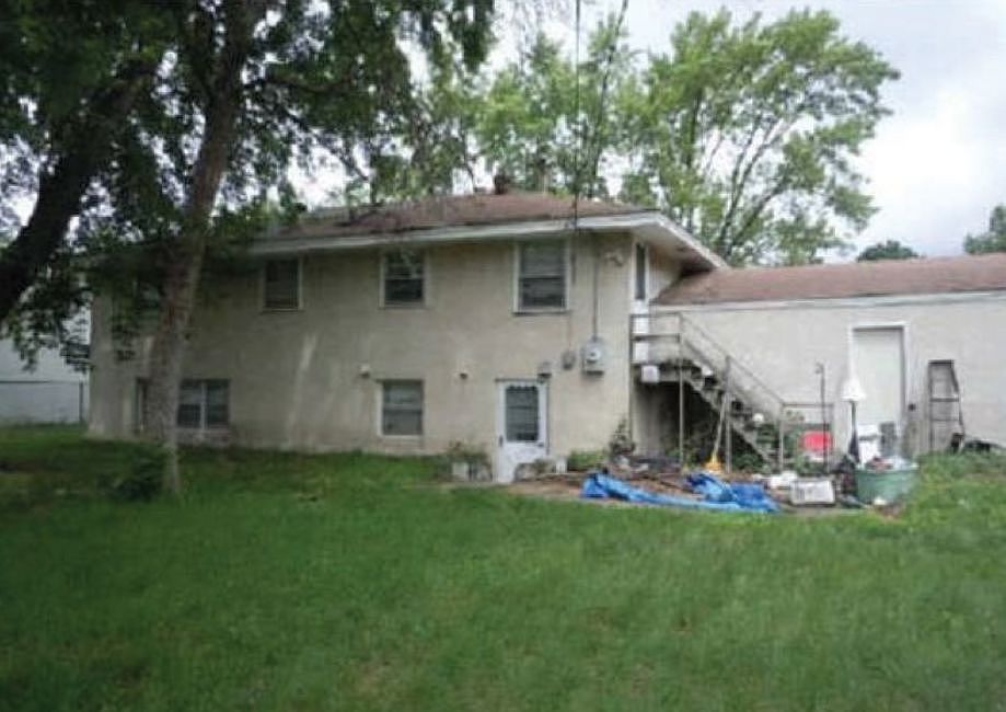 2nd image of 716 Ballantyne Ln NE