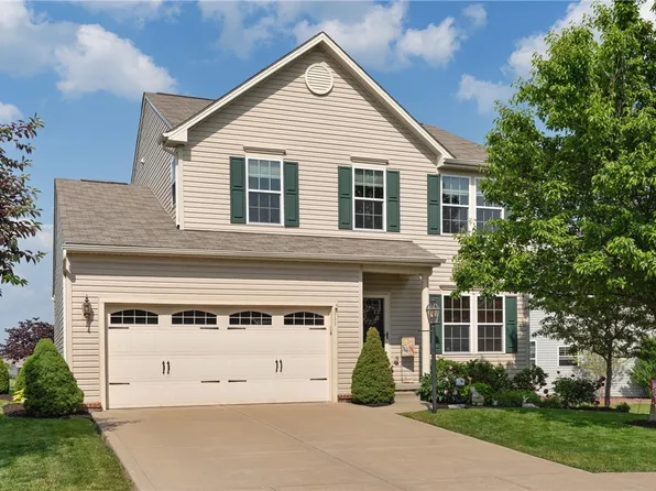 111 Village Cir, Oakdale, PA 15071