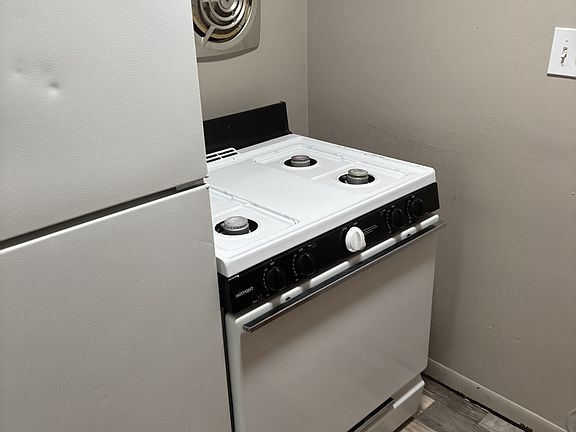 5th image of 9180 Whittier St #11508741