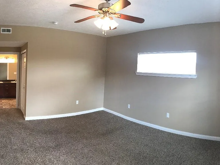 401 Pleasant Meadow Blvd — Photo 10