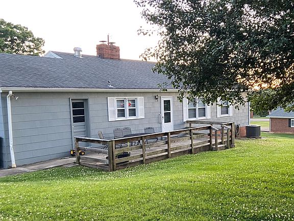 2nd image of 105 Sunrise Dr