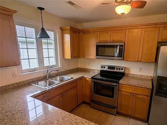 5th image of 3105 Village Green Cir