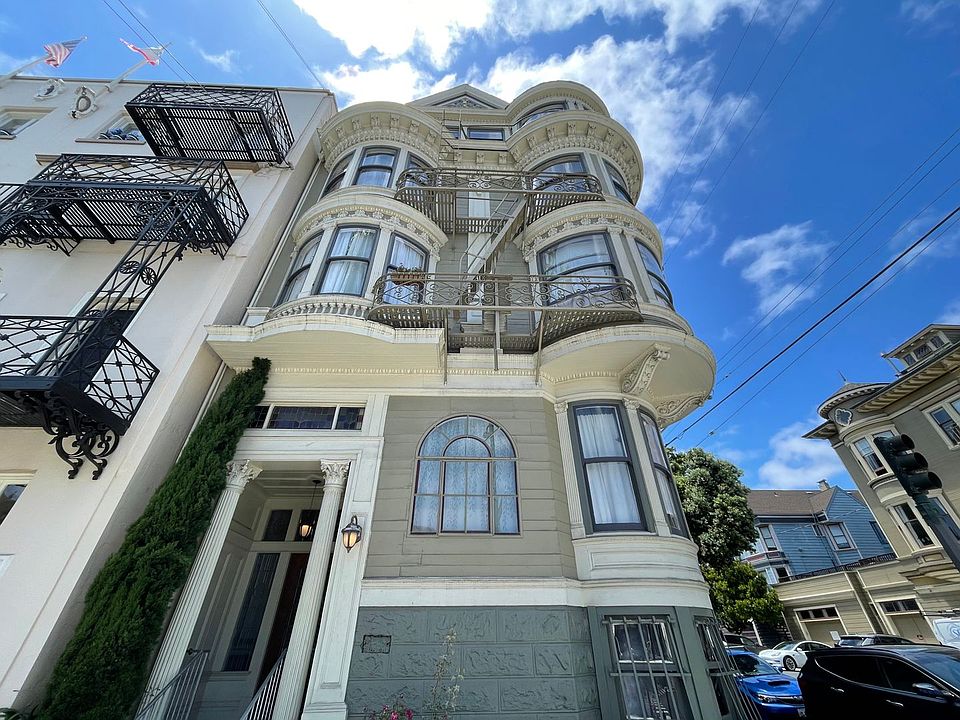 1st image of 561 Baker St APT 6