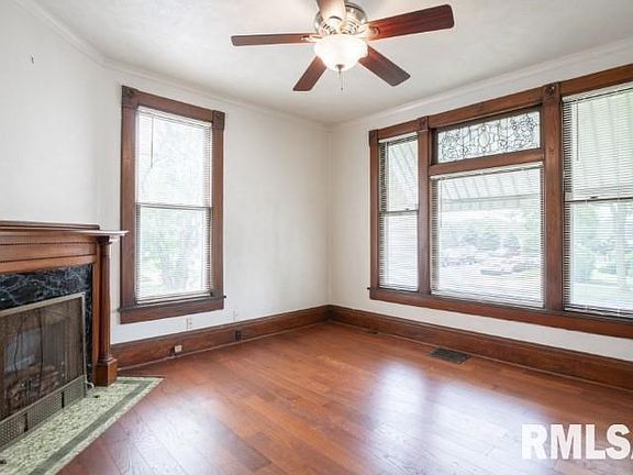 4th image of 1800 N Peoria Ave