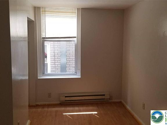 2nd image of 738 E 4th St #1