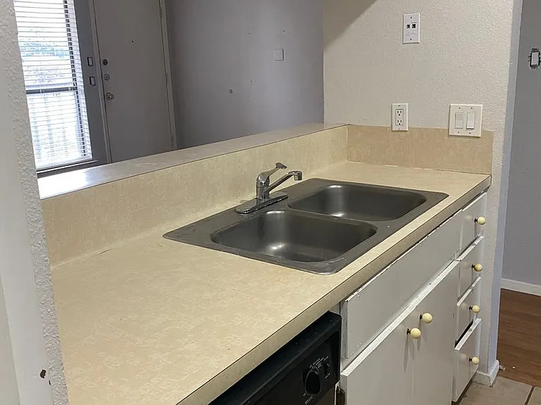 612 Park Pl #301 — Photo 12